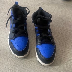 Air Jordan Mid 1